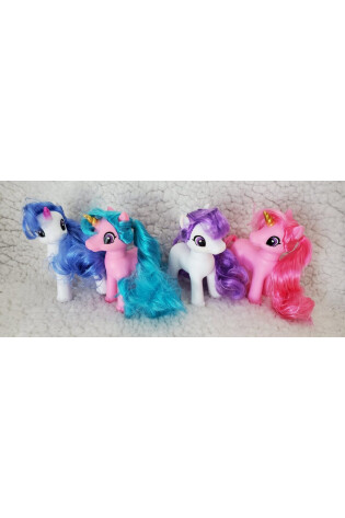 Unicornio Zuru 11cms varios Colores
